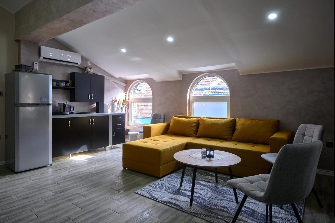 Vanimi Lux Apartmani Kikinda エクステリア 写真