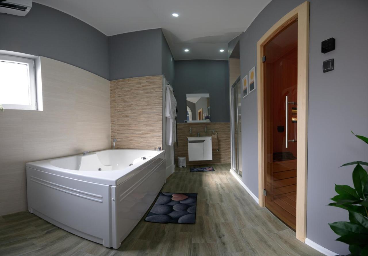 Vanimi Lux Apartmani Kikinda エクステリア 写真