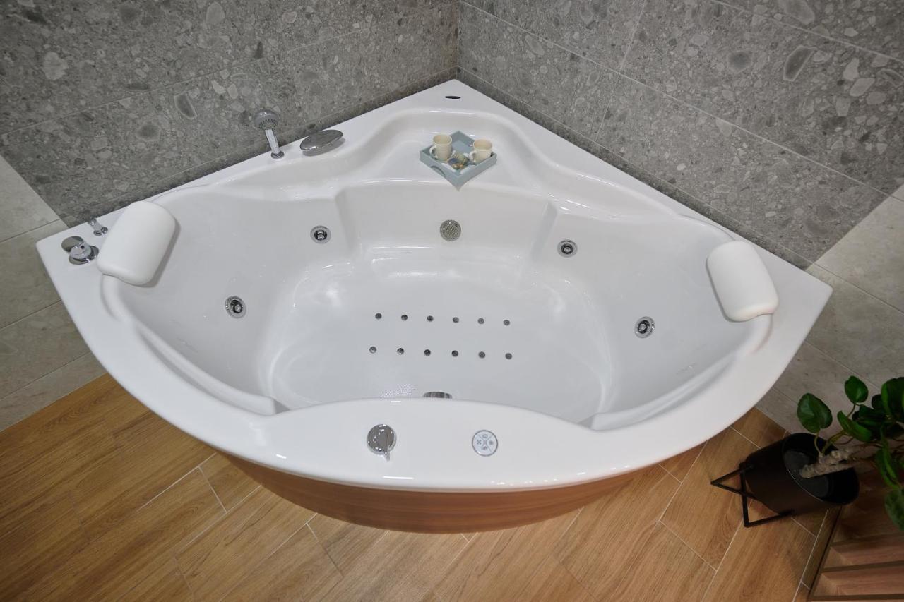 Vanimi Lux Apartmani Kikinda エクステリア 写真