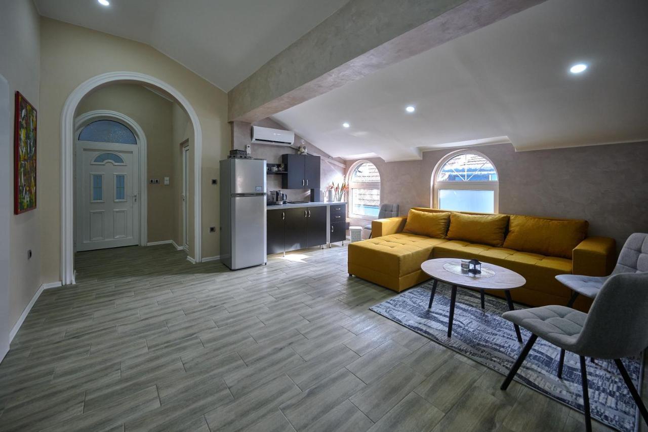Vanimi Lux Apartmani Kikinda エクステリア 写真