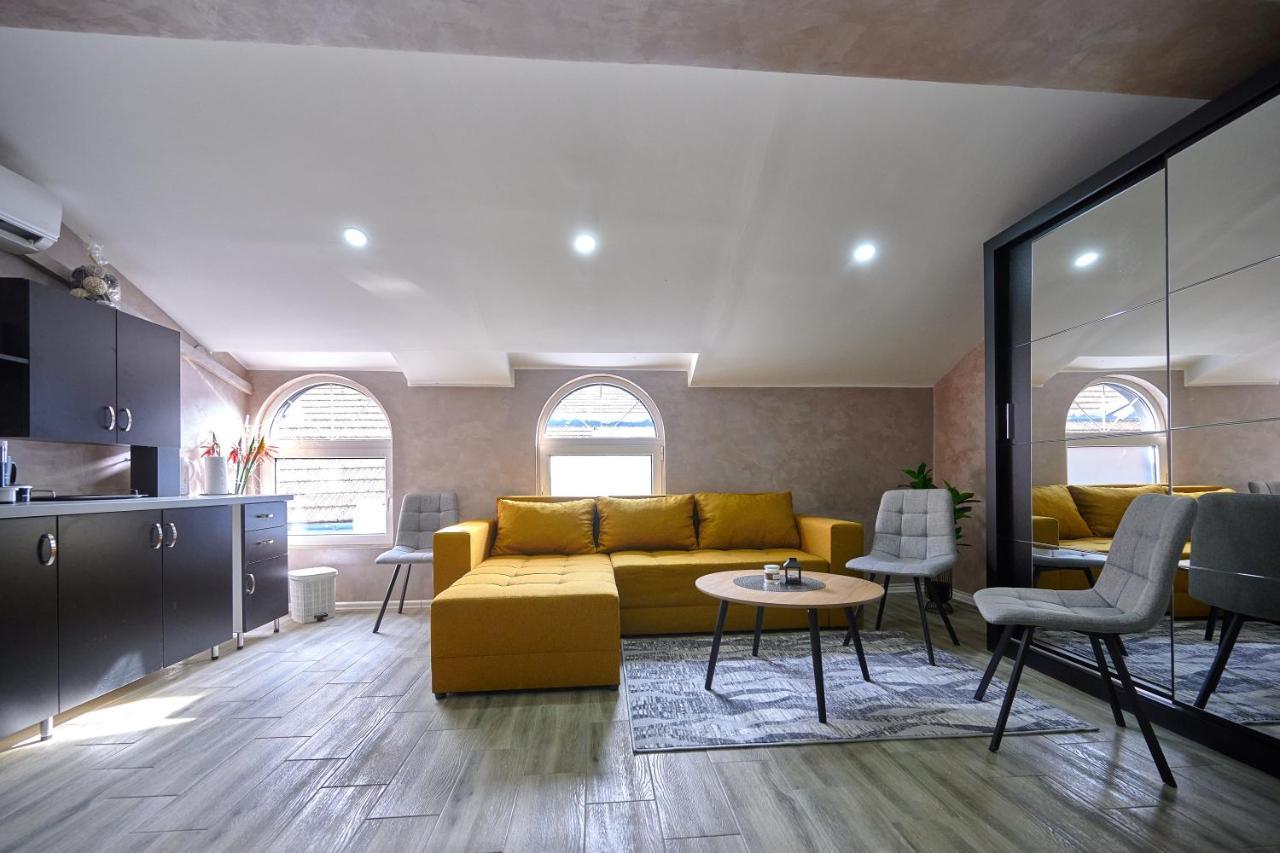 Vanimi Lux Apartmani Kikinda エクステリア 写真