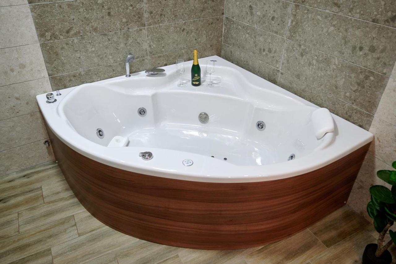 Vanimi Lux Apartmani Kikinda エクステリア 写真