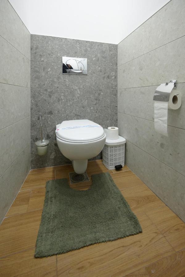 Vanimi Lux Apartmani Kikinda エクステリア 写真